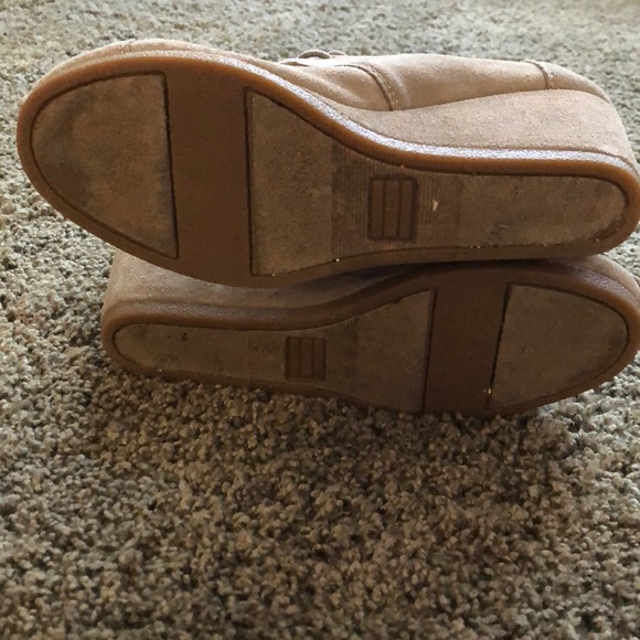 Light worn Toms Desert wedge. 6 1/2 - Picture 4 of 4